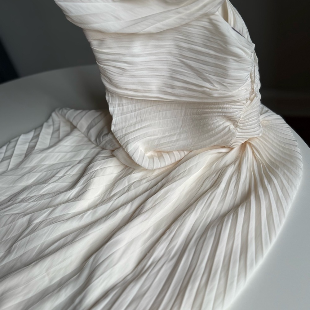 New A.L.C Dahlia Size 0 Pleated Asymmetric Midi Dress Cream Ivory One-Shoulder - Picture 8 of 10